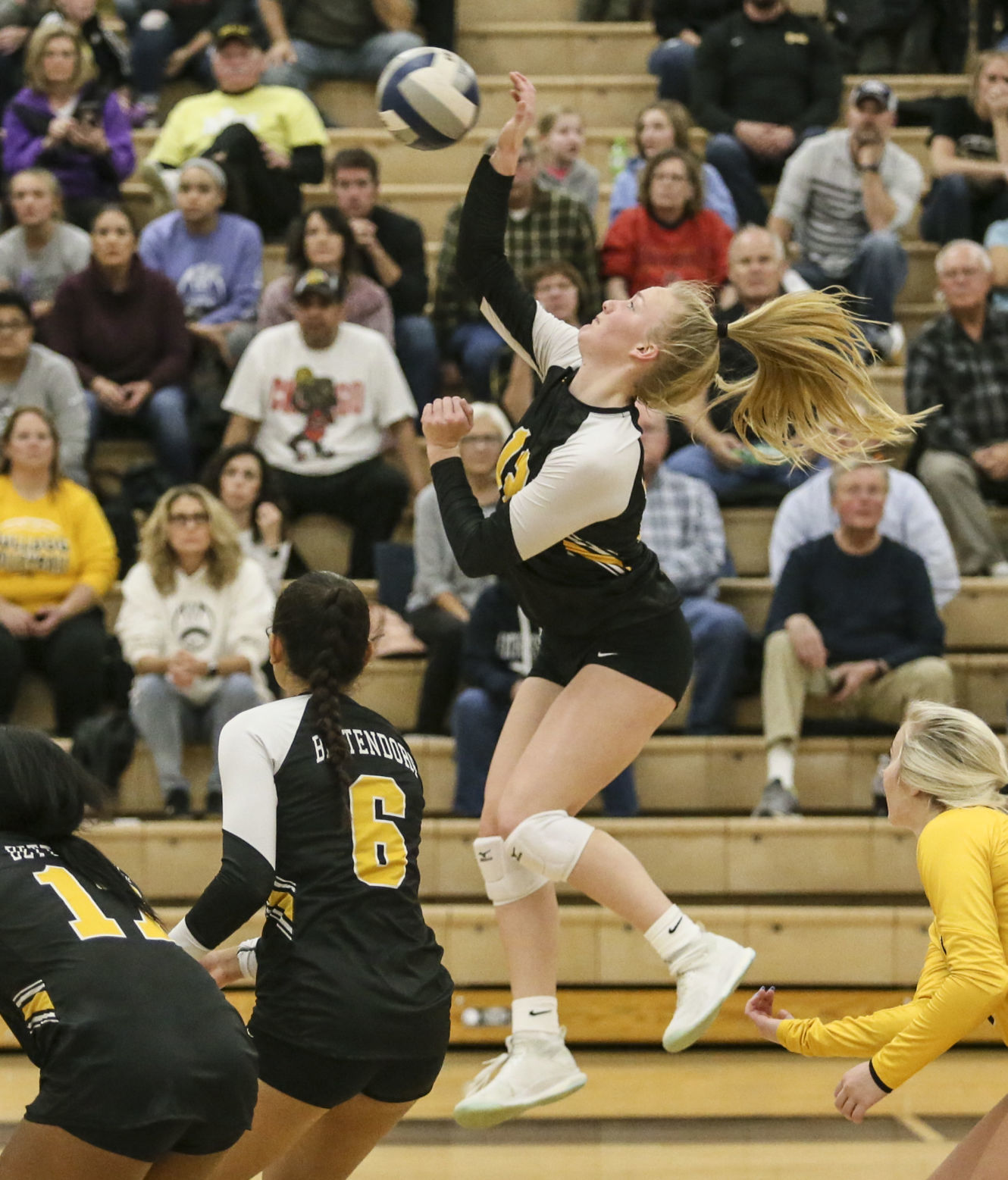 110419-qct-spt-bett-pv-vball-13.jpg
